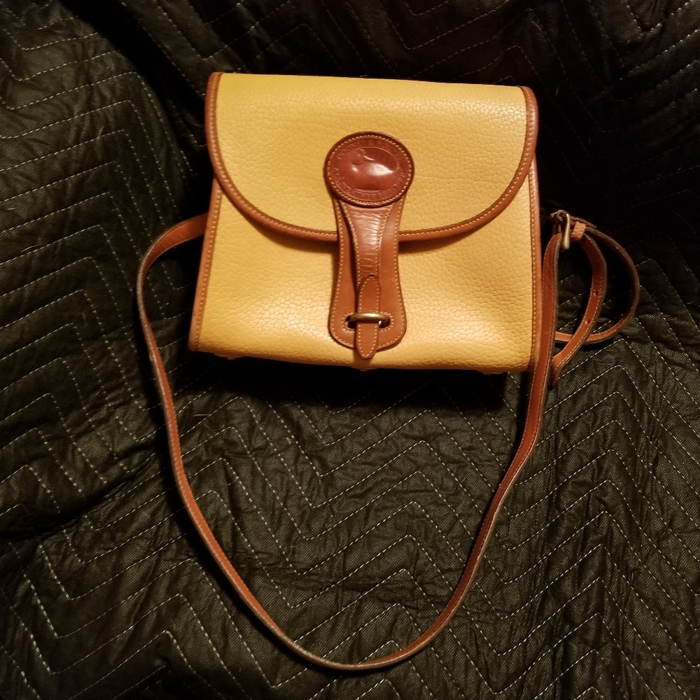 Dooney & Bourke  Crossbody Bag Purse Yellow Pebble